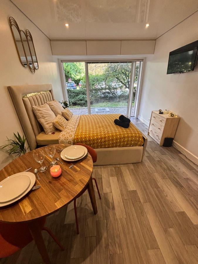 Ecrin De Verdure Au Chesnay Et Parking Gratuit Apartamento Le Chesnay  Exterior foto